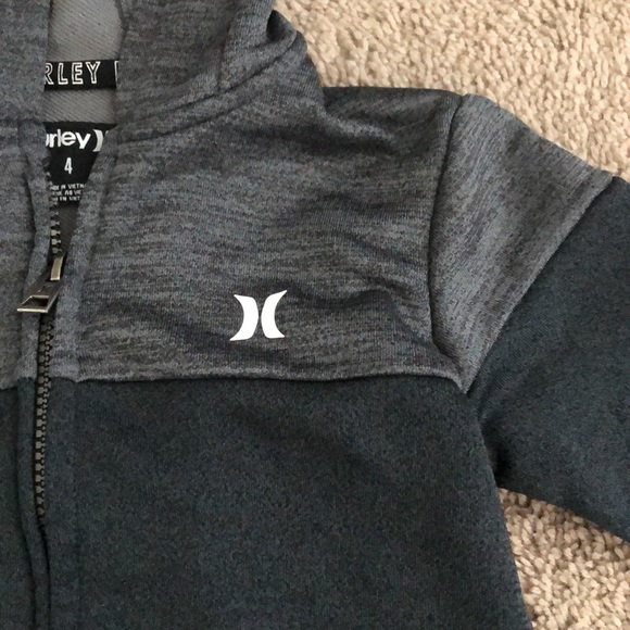 Like new - boys Hurley zip up hoodie size 4 - Picture 2 of 4